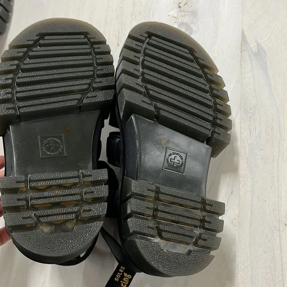 Dr Martens Ricki-3 Strap Sandal Size 6 New - Picture 8 of 12